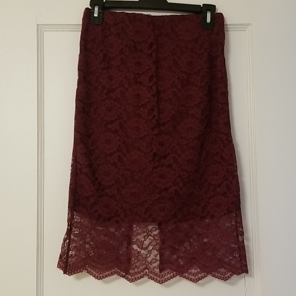 Lace skirt